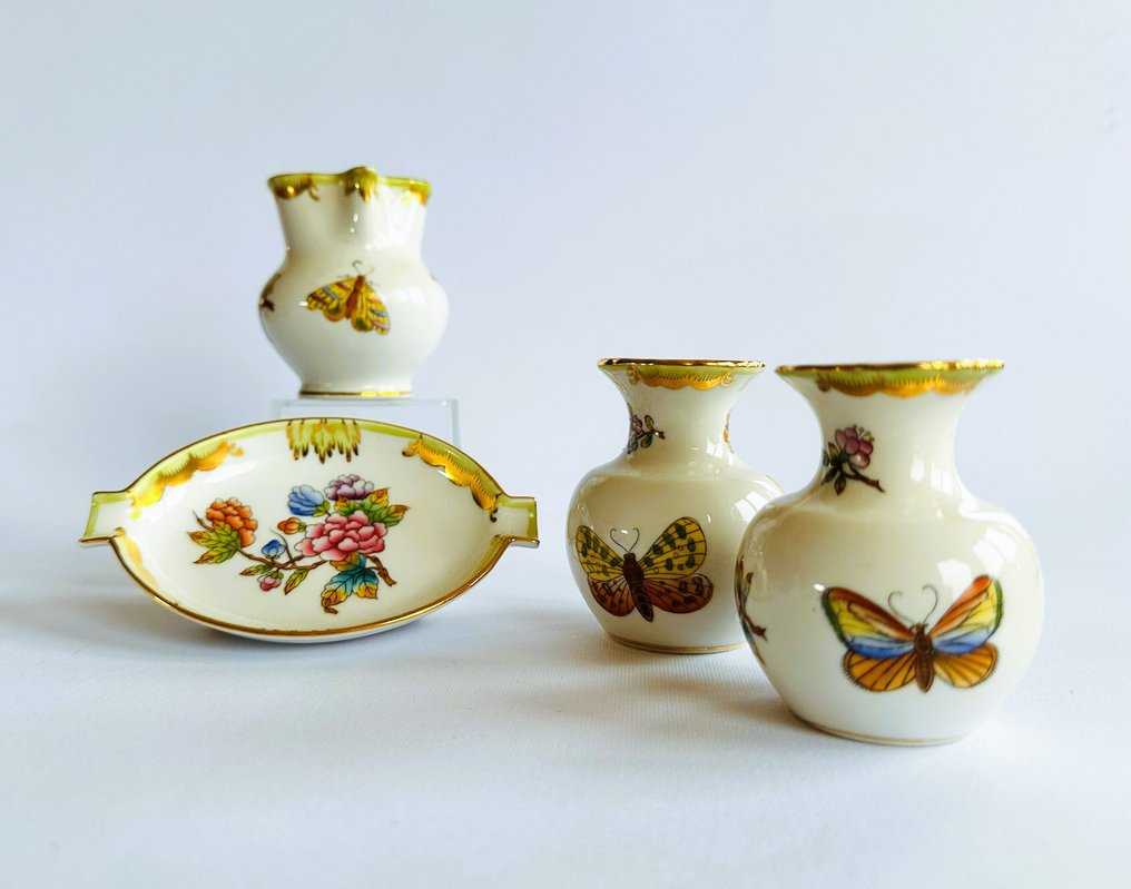 Herend - Jarra (4) - Herend “Queen Victoria” Creamer, Mini Vases and Ashtray - Porcelana #3.2
