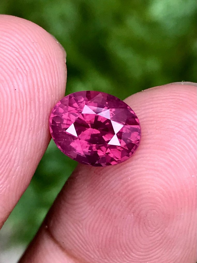 χωρίς τιμή ασφαλείας - 1 pcs  Μωβ, Ροζ Σπινέλιος  - 3.20 ct - Εργαστήριο Guild Gem - Ζωντανό ροζ Μάχενγκ Σπίνελ #1.0