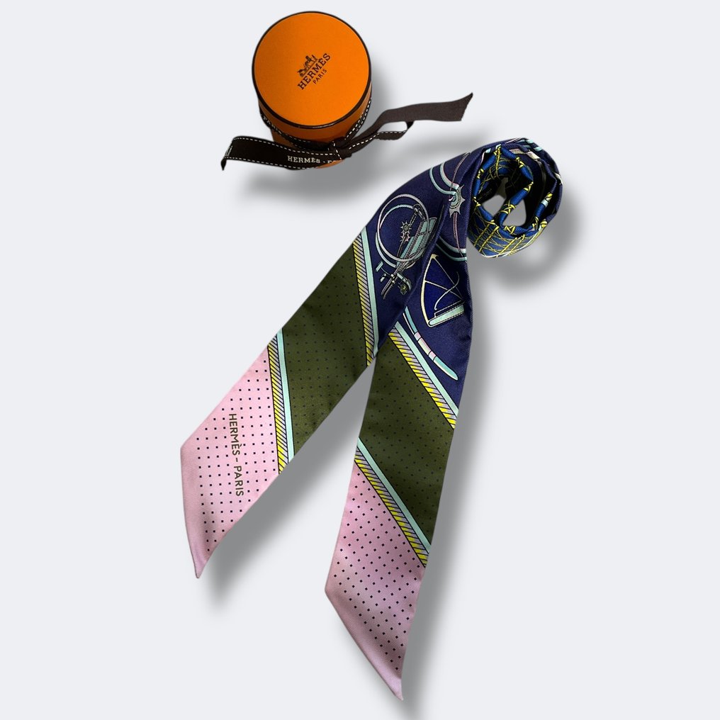 Hermès - Les Voitures à Transformation - Scarf #1.0