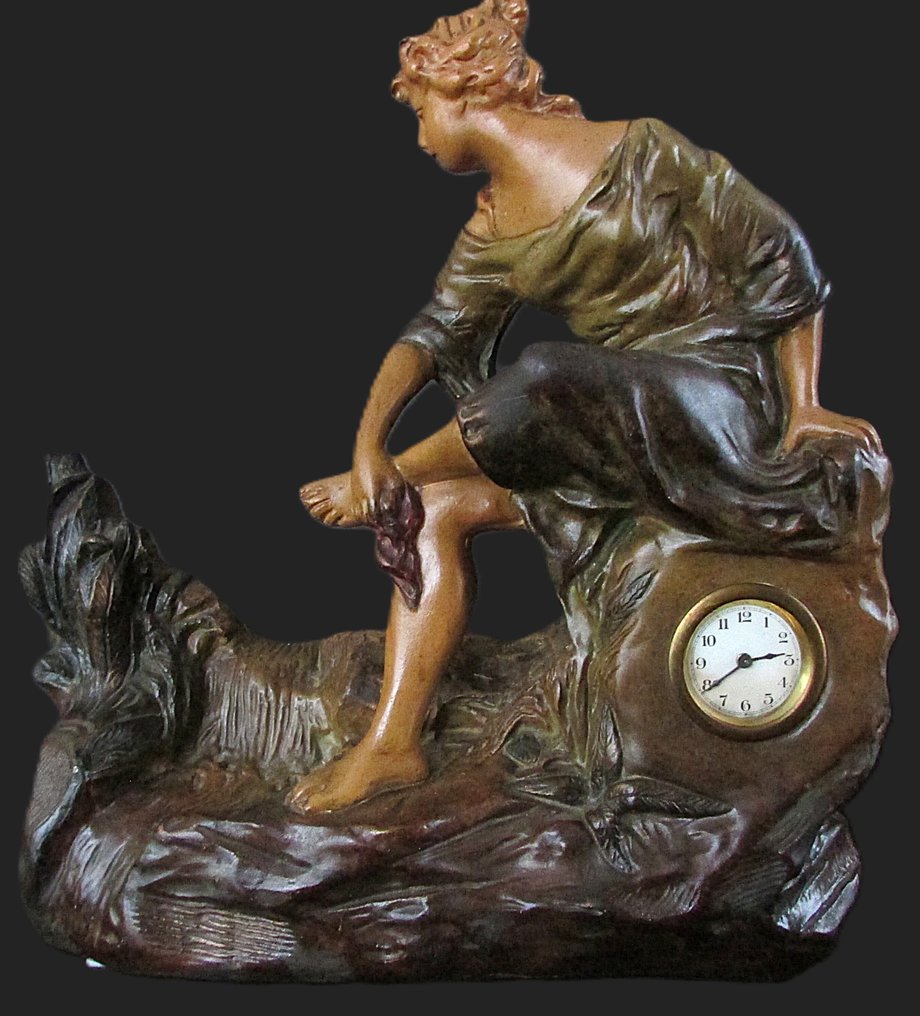 chimney clock with a sculpture of a sitting woman Jugendstil Plaster, Wood - 1920-1930 - Art Nouveau clock #1.0