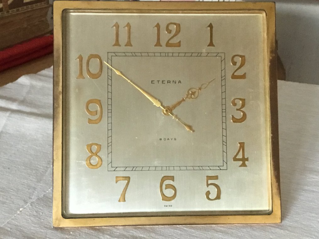 Desk clock - Eterna -   Brass, Metal - 1940-1950 #1.0