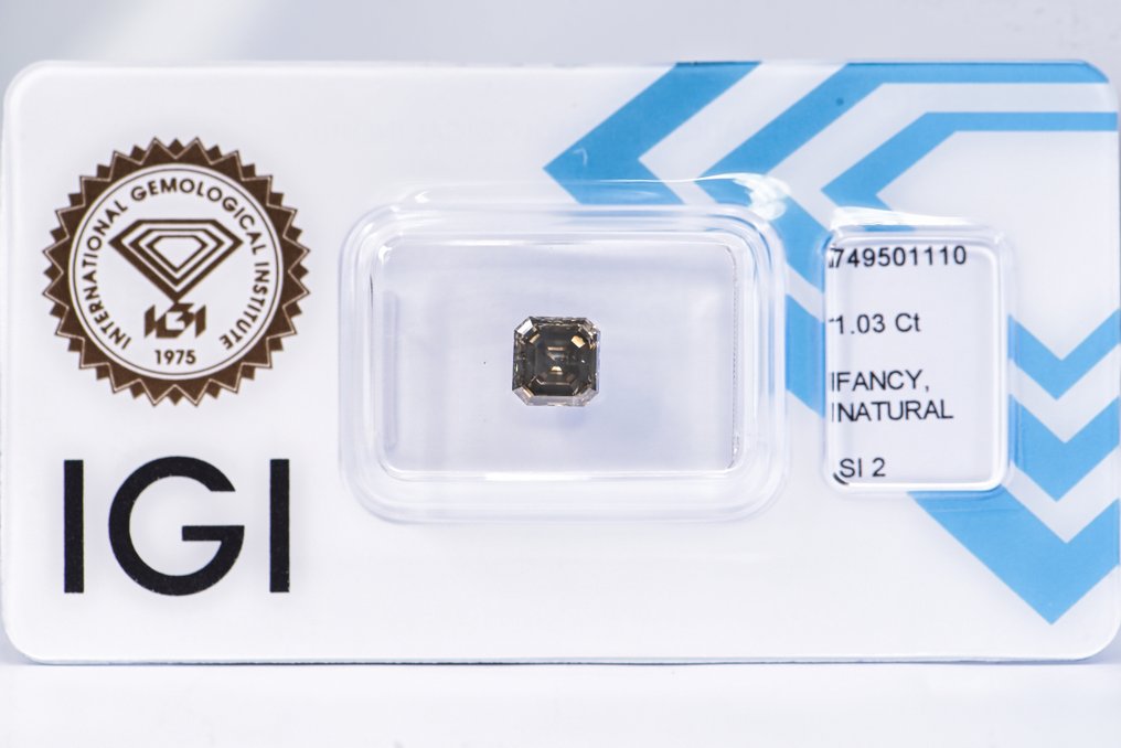 Ei pohjahintaa - 1 pcs Timantti  (Luonnonvärinen)  - 1.03 ct - Smaragdi - Fancy deep Vihertävä, Rusehtava Keltainen - SI2 - Kansainvälinen gemologinen instituutti (IGI) - VG VG #1.0