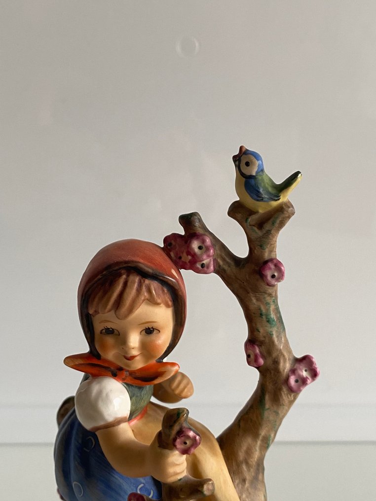 Goebel - Figuriini - Apple Tree Girl - TMK6 - Posliini #3.2