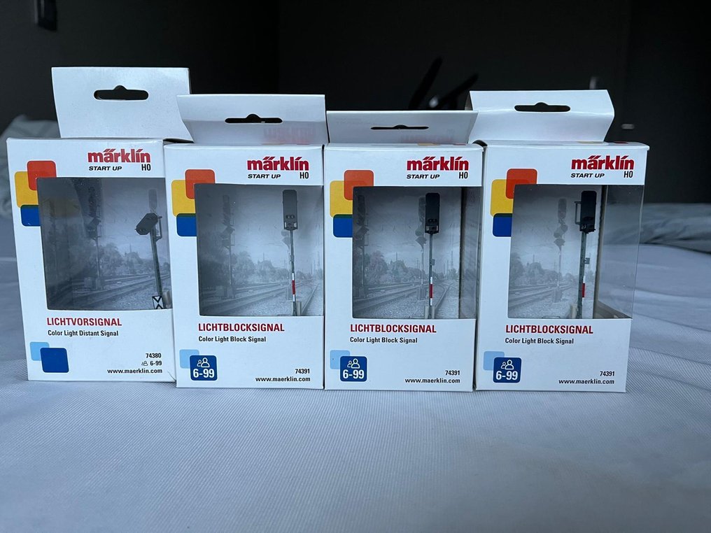 Märklin H0 - 74391, 74380 - Signals (4) - Start-up set signals - light block signals and light preliminary signals. #1.0