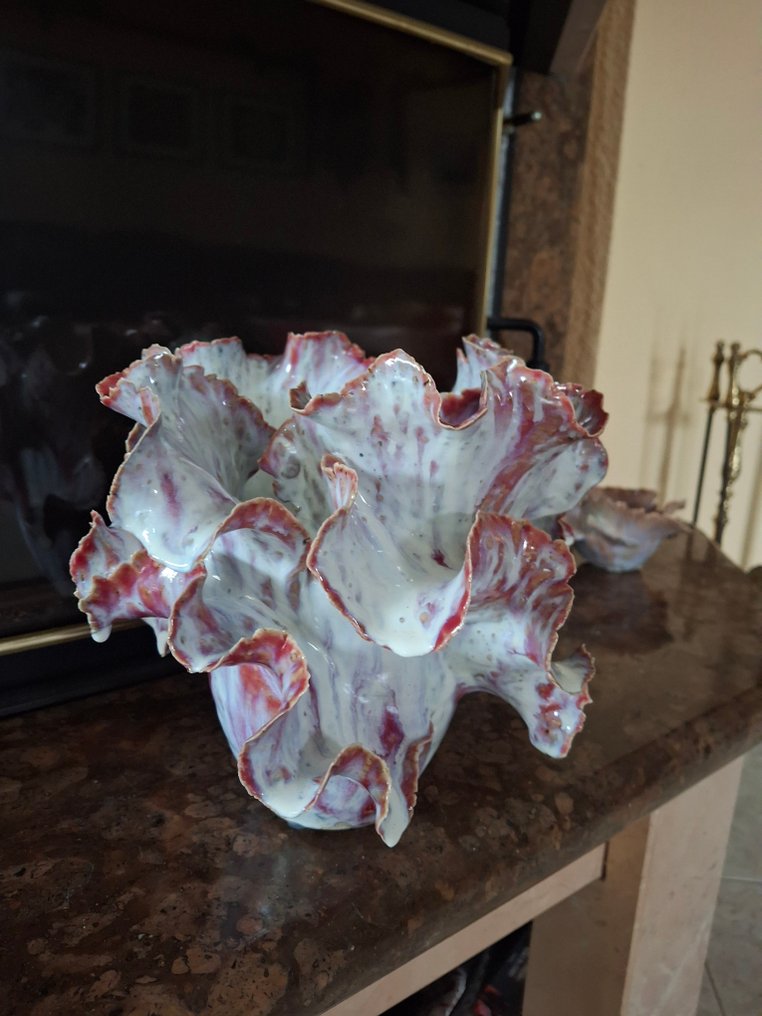 CAMOLITA - 雕刻, Ein Hauch von ROT - 22 cm - 粘土 - 2025 #2.1