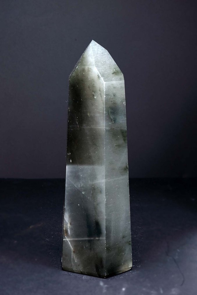 Aragonite Point - Height: 25 cm - Width: 7 cm- 1.89 kg #1.0