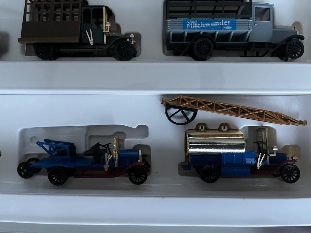 Märklin H0 - 1884; 1889; 1886 - Machete tren (3) - Set de trei modele auto istorice. #4.3