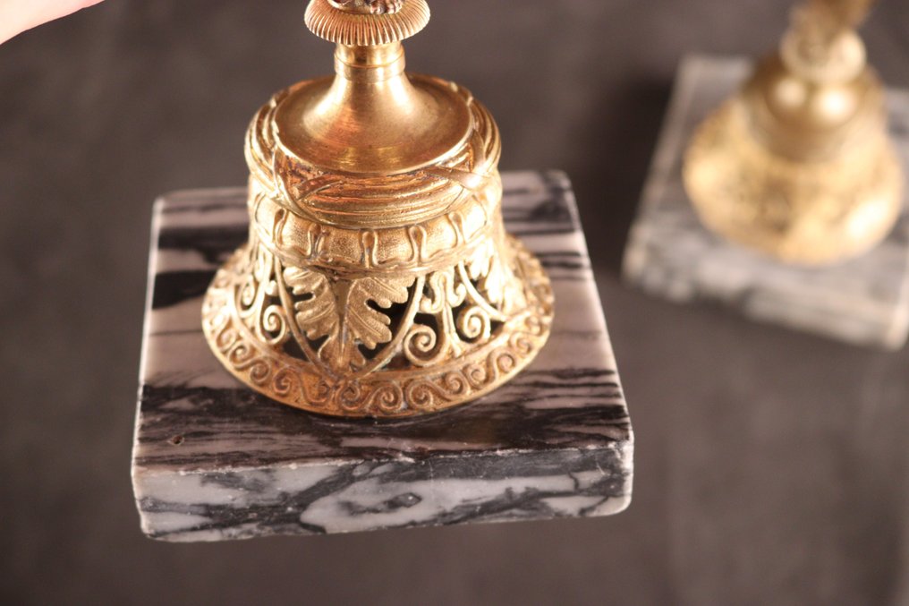 Paar antieke coupes - Skulptur, Met klassieke figuren - 24 cm - Bronse, Marmor #3.2