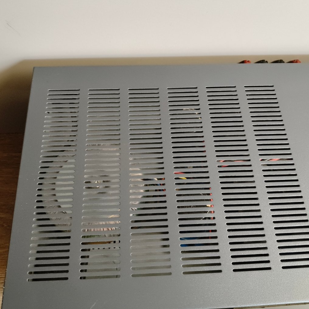 NAD - 310 Amplificatore integrato a stato solido #4.3