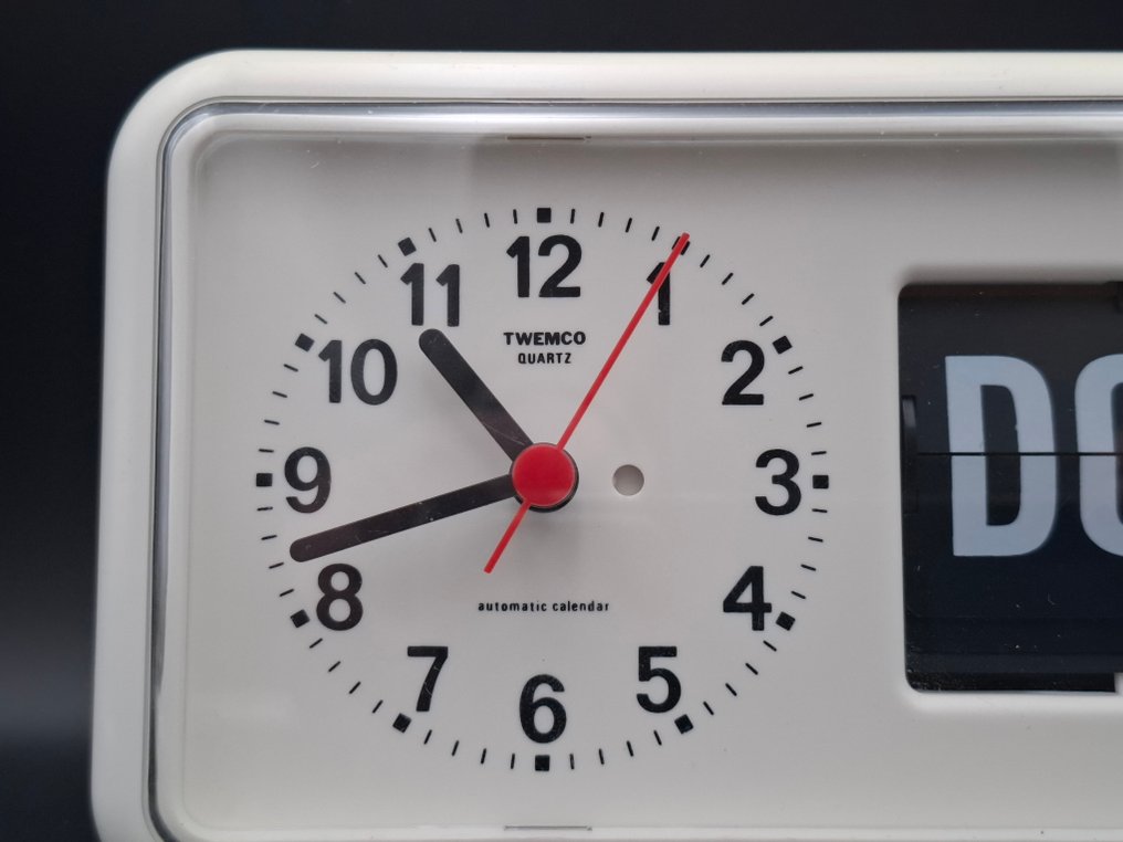 Flip clock, Table clock - TWEMCO Mid-century modern Plastic - 2017 #3.2