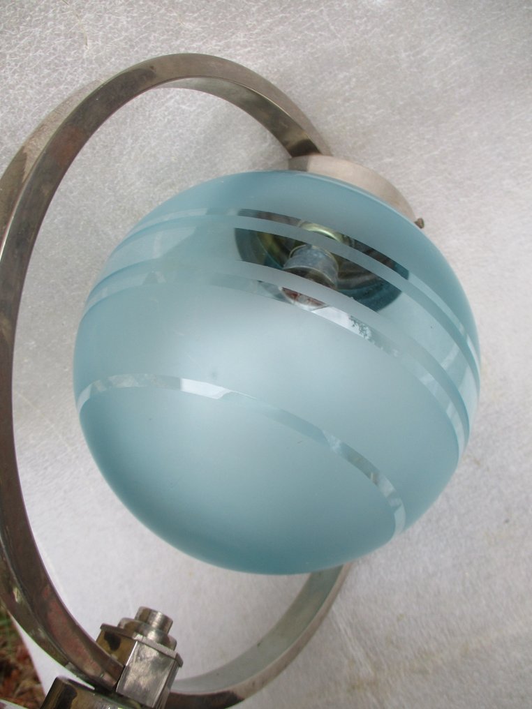 Lamp - Art Deco. Chromed metal from around 1935-1940. #3.2