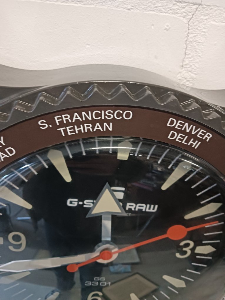 Clock - G-star -   Plastic - 2000-2010 #4.3