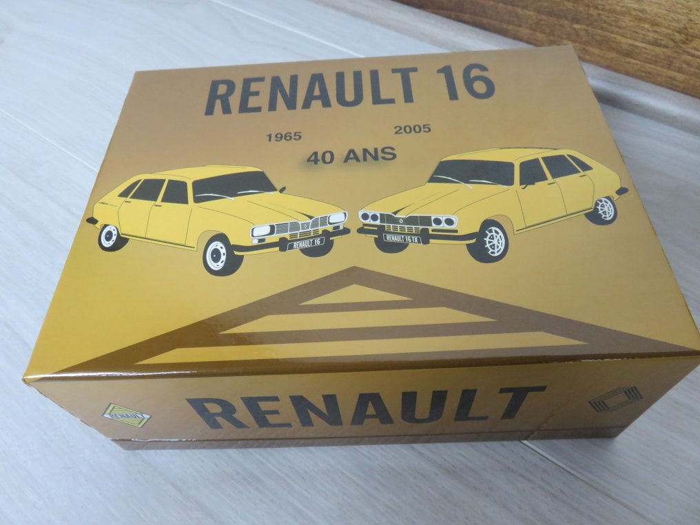 Norev 1:43 - Model sedan (5) - Coffret 40 ans de la Renault 16 (1965-1980) en édition limitée - with 3 figurines at scale: unique piece Not for Sale #1.0