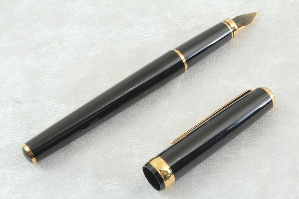 Platinum - Maki-e “Red Fuji” - Fountain pen #4.3