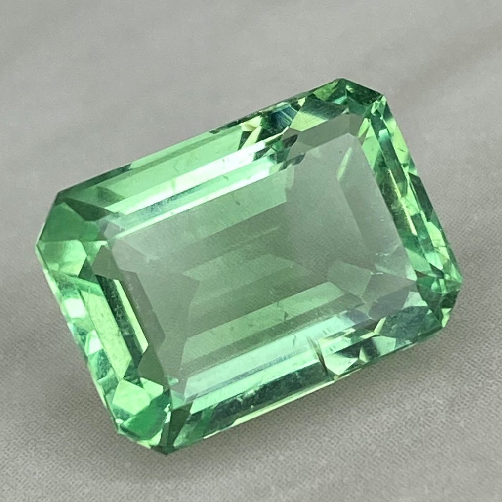 沒有保留價 綠色 螢石  - 11.26 ct - 國際有色寶石協會 (ICA GemLab) - Precision Cut #1.0