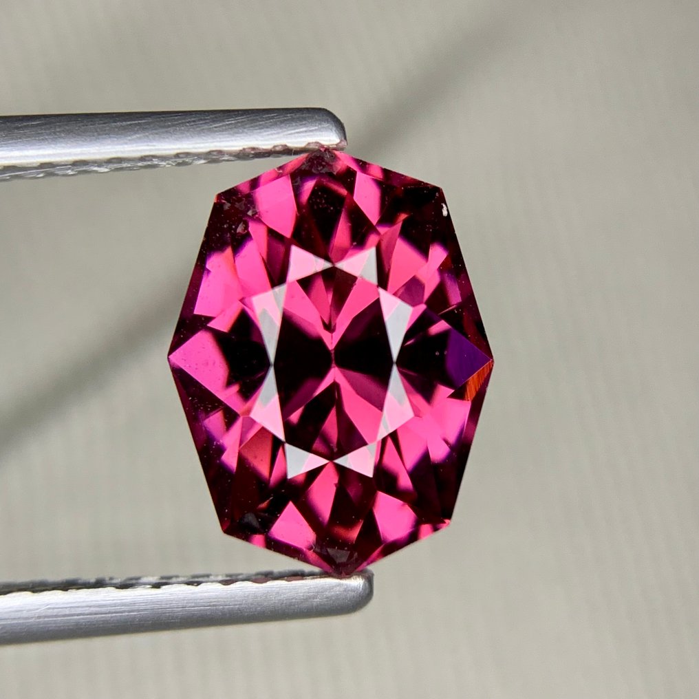 沒有保留價 - 1 pcs  粉色, 紫色 石榴石  - 3.88 ct - 國際有色寶石協會 (ICA GemLab) - Umbalite Garnet #1.0