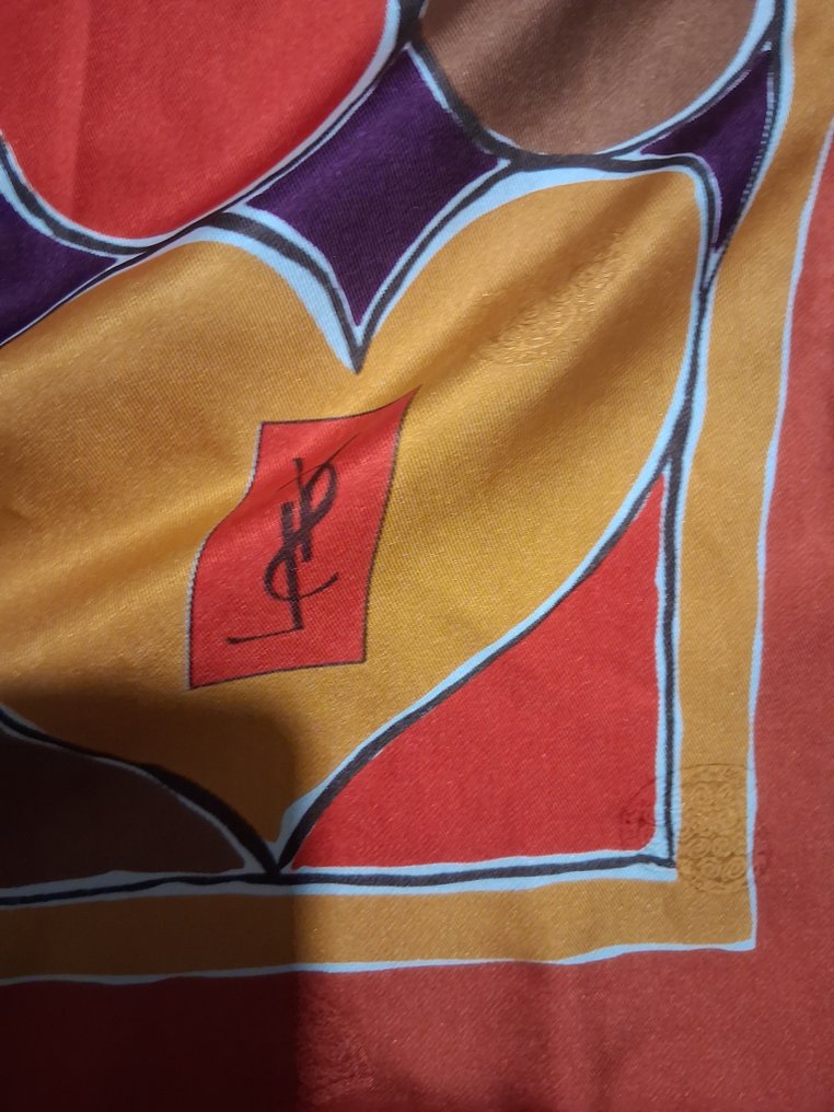 Yves Saint Laurent - Foulard #2.1