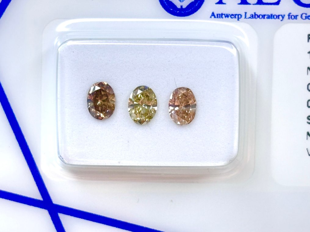 3 pcs Διαμάντι (Φυσικού χρώματος) - 0.80 ct - Οβάλ Ανάμεικτα χρώματα - VS1, SI1 - Antwerp Laboratory for Gemstone Testing (ALGT) #2.1