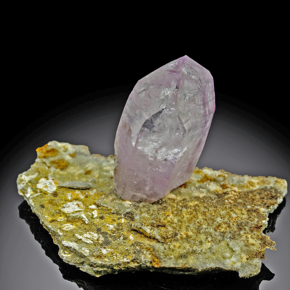 Μοναδική Αμέθυστος Κρίσταλ στη μήτρα - Ύψος: 6.2 cm - Πλάτος: 3.8 cm- 35 g #1.0