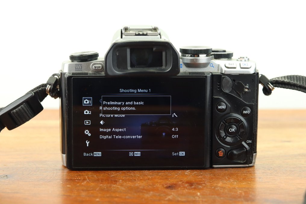 Olympus OM-D E-M10 body + Accessoires Digital camera #3.2