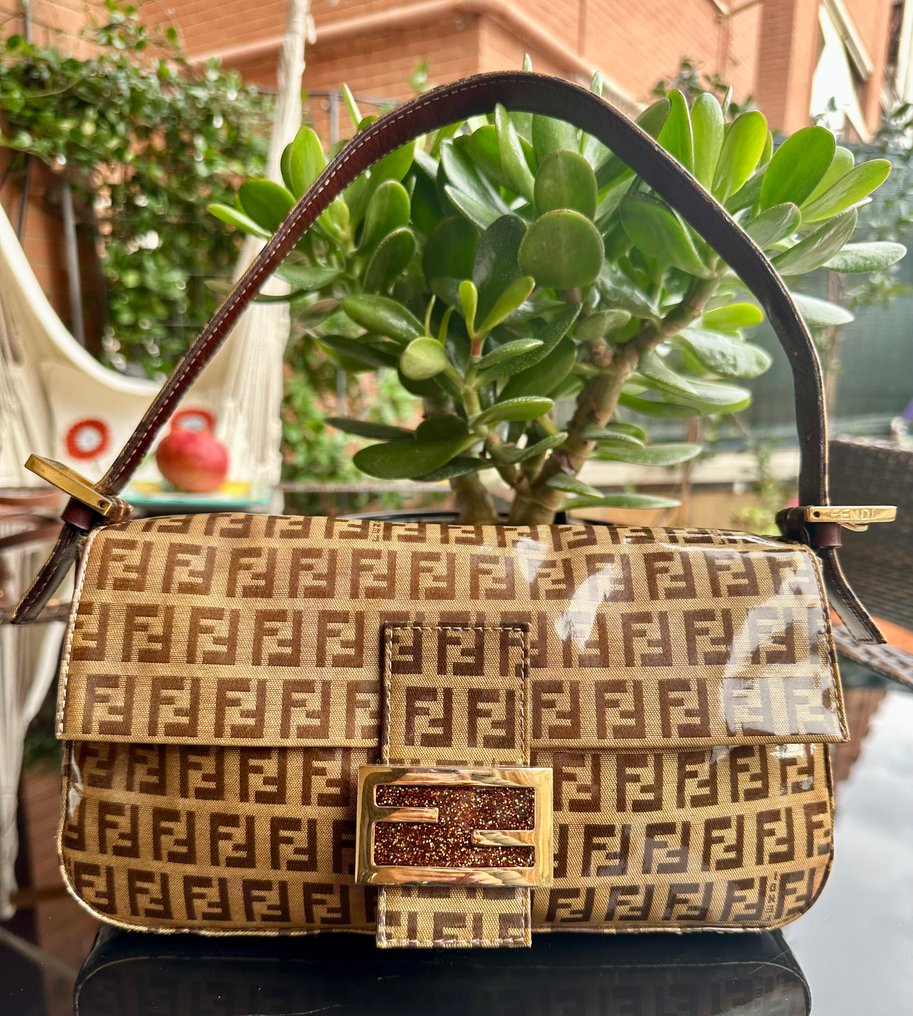 Fendi - Olkalaukku #1.0