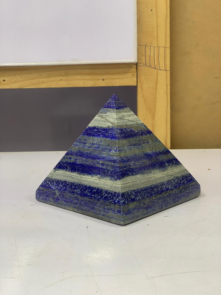 Großer polierter Lapis Lazuli Pyramide - Höhe: 14 cm - Breite: 13.5 cm- 2750 g - (1) #2.1