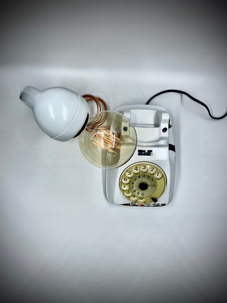 Bordslampa - Plast, Koppar, Metall - Opera utförd av AF #3.2