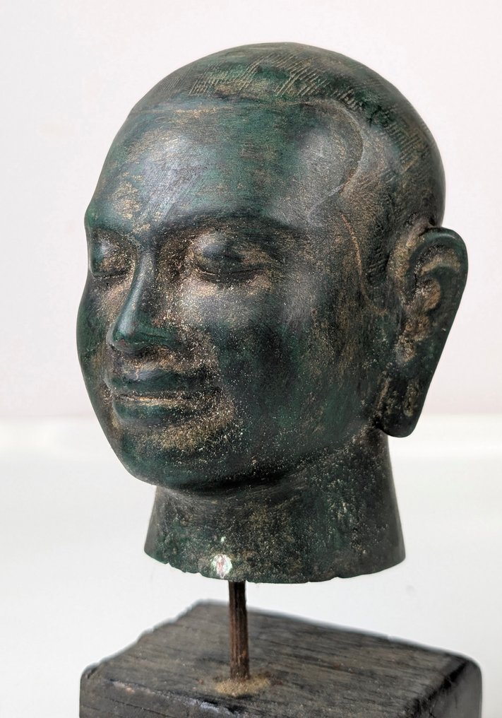 Κεφάλι φιγούρας - Hoofdd van koning Jayavarman VII in Bayon-stijl. - Μπρούντζος - Καμπότζη (χωρίς τιμή ασφαλείας) #1.0