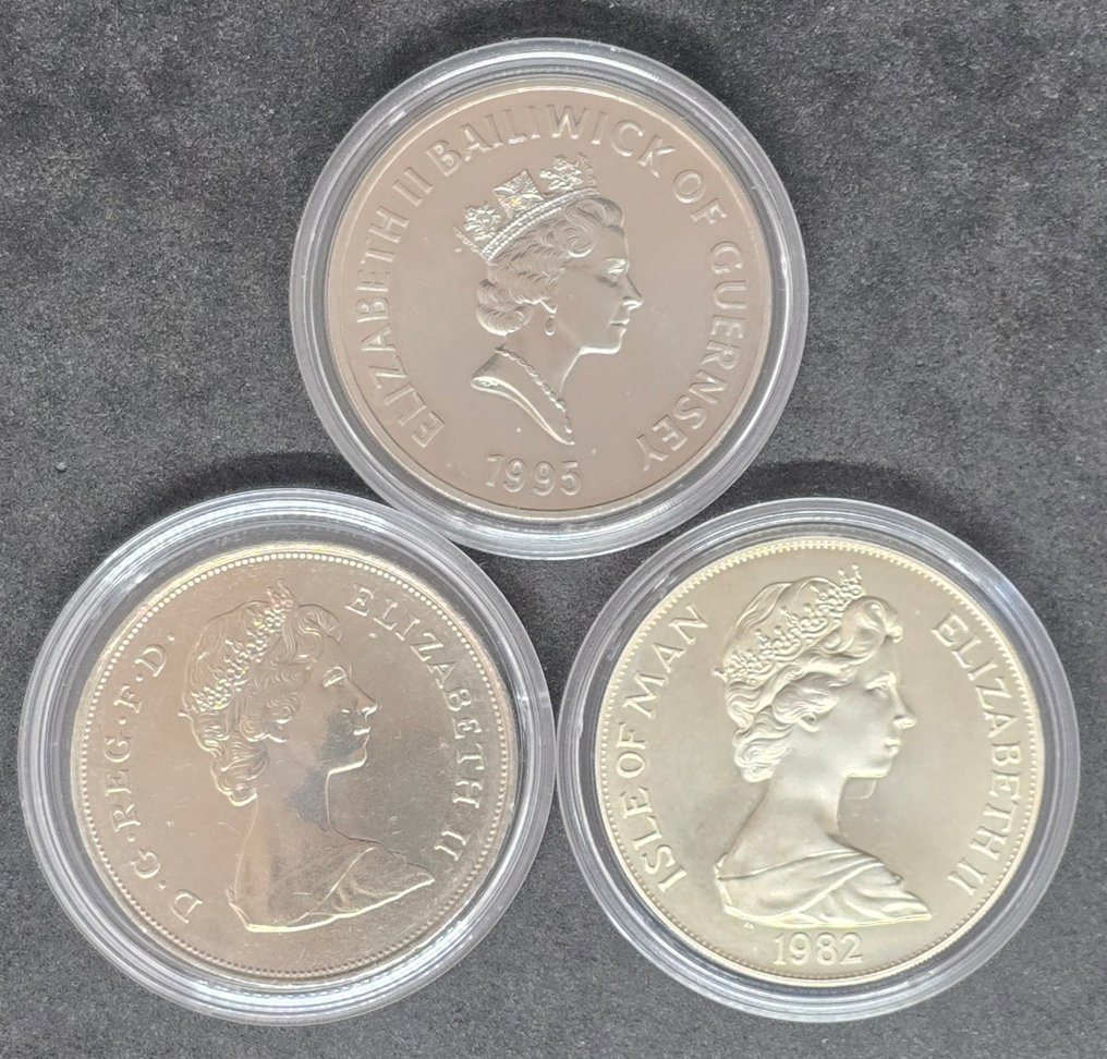 Guernsey. Elizabeth II. 5 Pound 1990 - 1995 / Lot of 3 coins.  (Zonder minimumprijs) #1.0