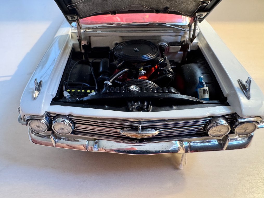 Danbury Mint 1:24 - Model car - Chevrolet Impala Convertible 1960 - With its original papers and the Certificate of authenticity. #4.3