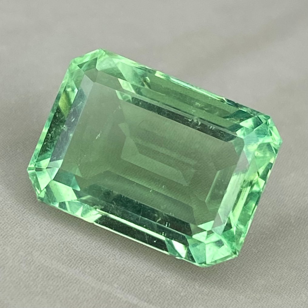 沒有保留價 綠色 螢石  - 11.26 ct - 國際有色寶石協會 (ICA GemLab) - Precision Cut #2.1