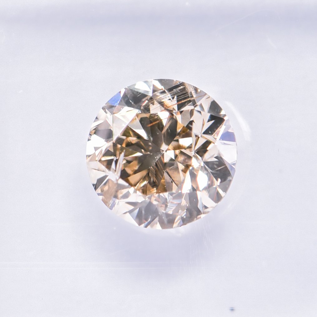 Fără preț de rezervă - 1 pcs Diamant  (Colorat natural)  - 1.03 ct - Rotund - Fancy Galben Maro - I1 - IGI (Institutul gemologic internațional) - VG #2.1