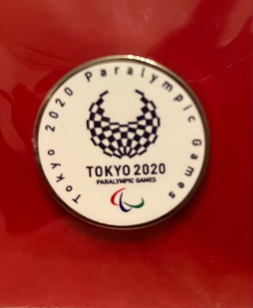 Crachá Tokyo 2020 Olympic & Paralympic Games — Official Round Pin Badge Set (Red & Blue), New - Japão - Século XXI #2.1