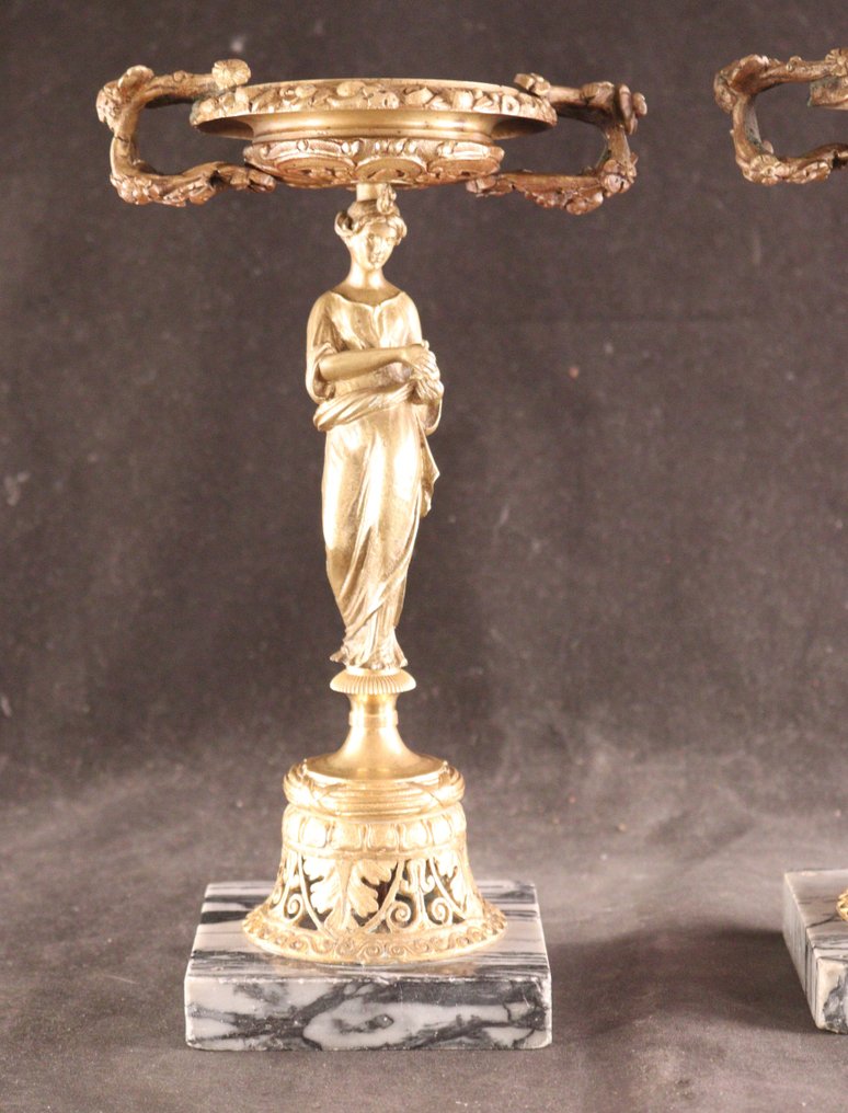 Paar antieke coupes - Skulptur, Met klassieke figuren - 24 cm - Bronse, Marmor #1.0