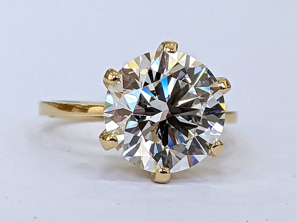 Zonder minimumprijs - Ring - 18 karaat Geel goud -  5.03ct. tw. Diamant (Lab-grown) - E VVS2 IGI Certified #4.3