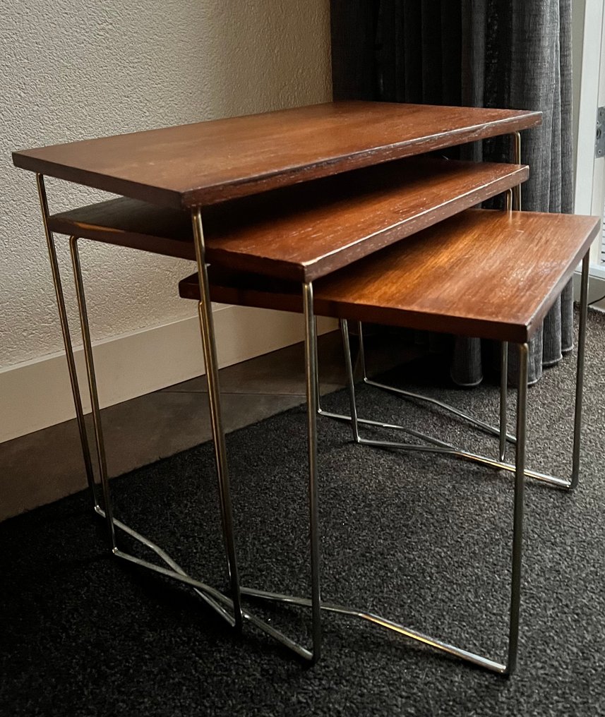 Brabantia - Nesting tables (3) - Mini set of Brabantia vintage side tables. - veneer wood metal - mahogany color veneer #1.0