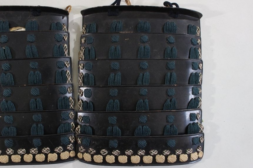 Πανοπλία - Ιαπωνία - Tetsu Kurourushinuri Yokohagi Two Plates Dou με 5 Dan Ita Sode : E3-113 Edo Period (1600-1868) #4.3