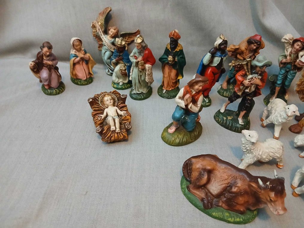 Nativity scene - Plastic - 18 pieces of Christmas group figures #1.0