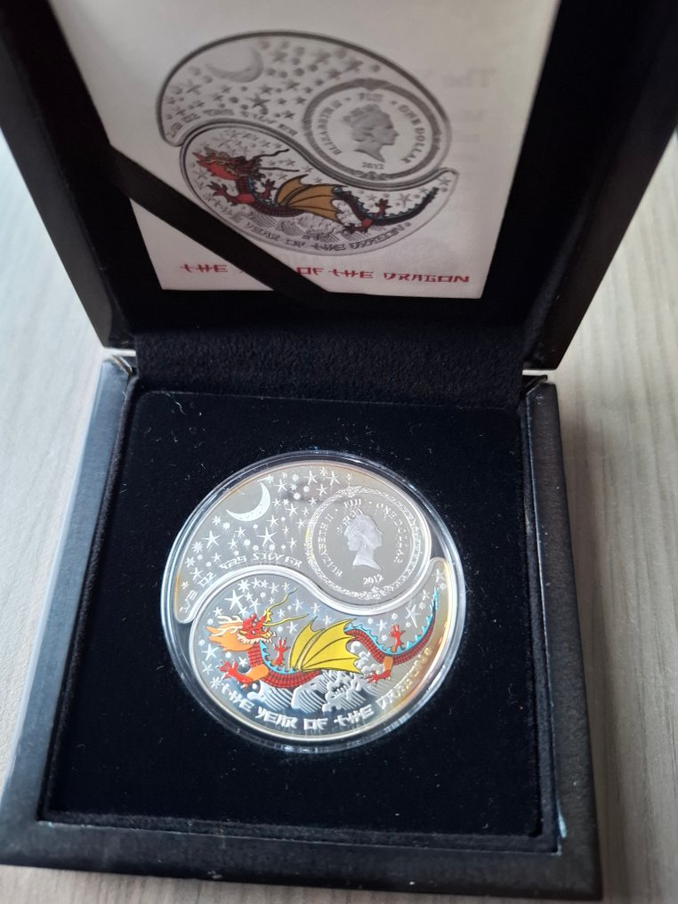Fiji. 1 Dollar 2012 Fiji, Yin and yang, Year of the Dragon proof colored 2 coin set (No reserve price) #1.0