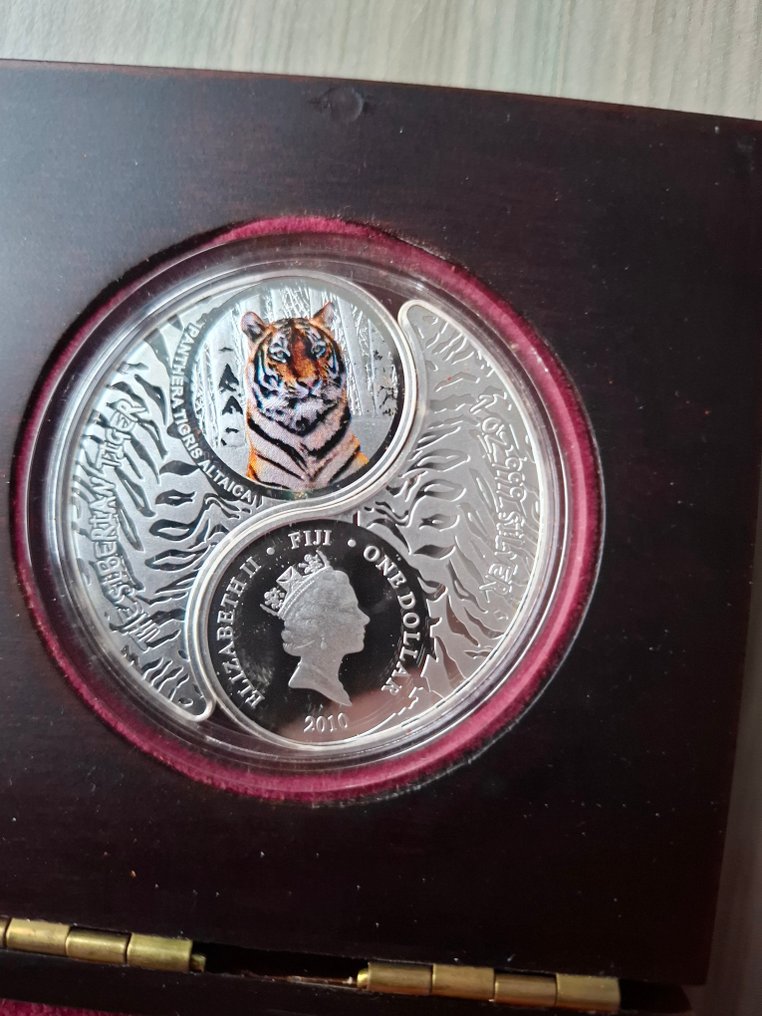 Fiji. 1 Dollar 2010 Fiji yin and yang year of the Tiger. Siberian and Bengal Tiger ,proof colored (No reserve price) #1.0