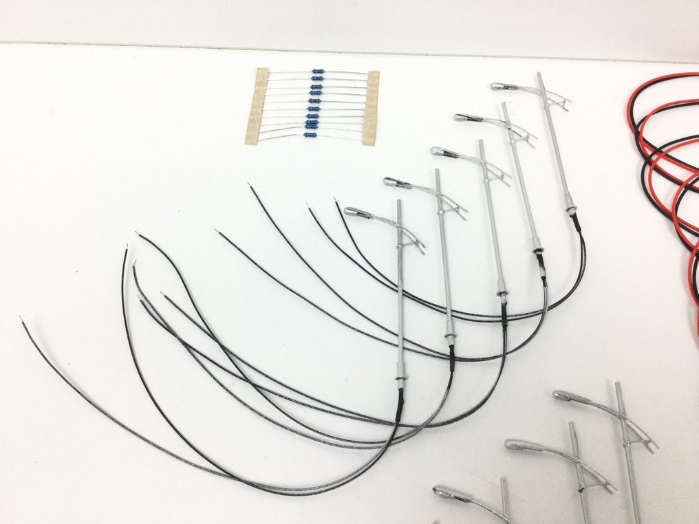 onbekend H0 - 模型火車燈光 (32) - 15个LED街灯加上17个LED室内照明 #1.0