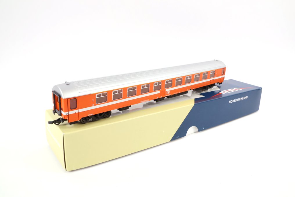 Heris H0 - 12160-1 - Model train passenger carriage (1) - Passenger carriage I10A, C1 orange, first class - NMBS #1.0
