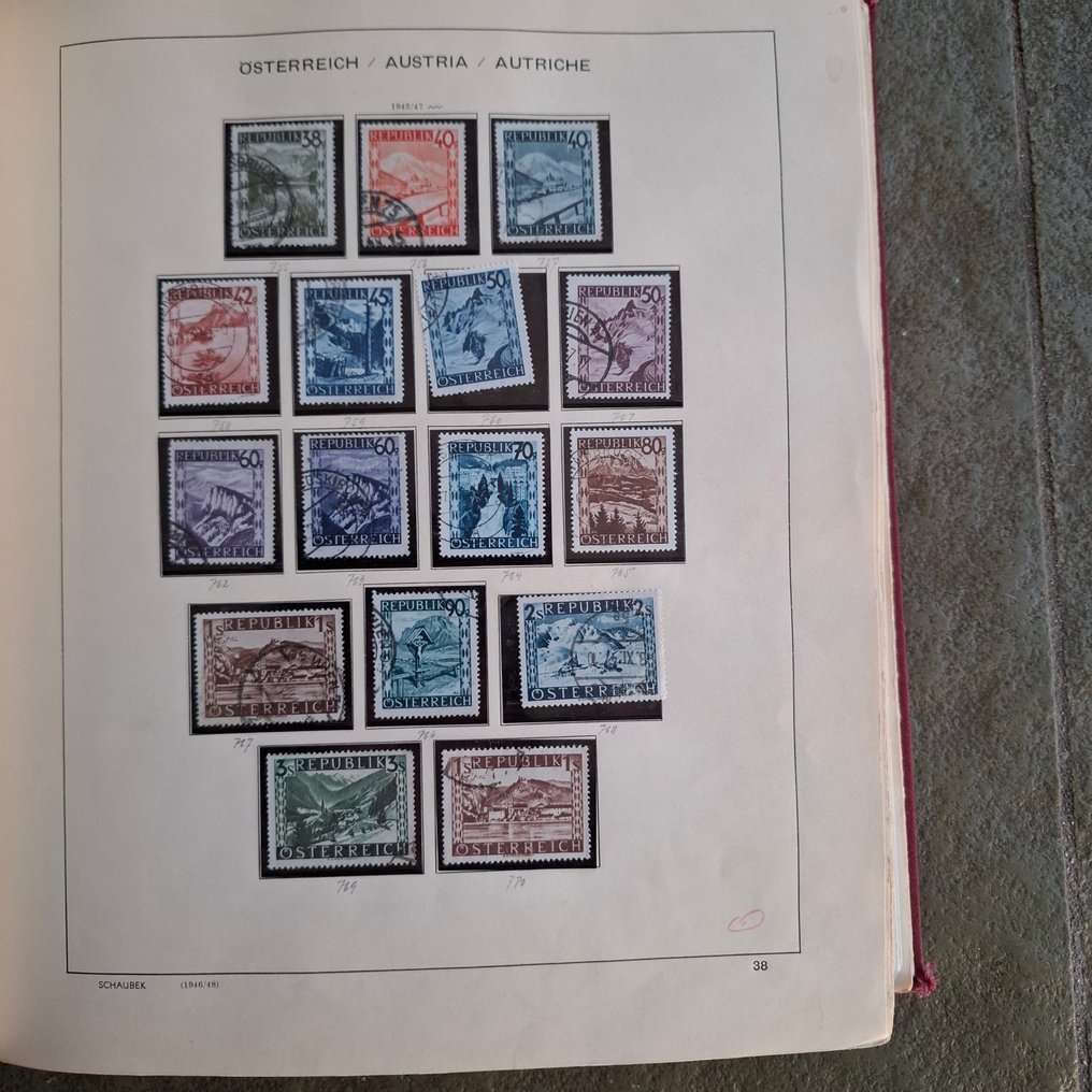 Αυστρία 1945/1983 - Άλλη συλλογή γραμματοσήμων και ταχυδρομικών ετικετών αεροπορικής, χρησιμοποιημένα, σε Schaubek #4.3