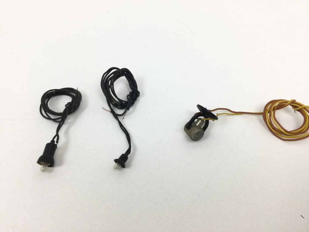 Viessmann N轨 - 模型火车照明 (20) - 16 个多样的灯，加上 3 个射灯，以及 2 个转向灯。 #1.0