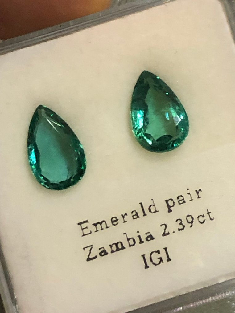 2 pcs  绿色 祖母绿  - 2.30 ct - 国际宝石研究院（IGI） #4.3
