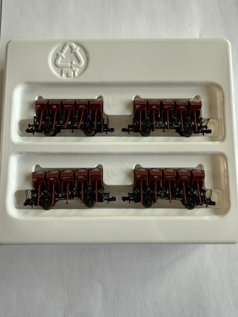 Roco N - 24008 - Set di vagoni merci di modellini di treni (1) - Set di quattro veicoli di trasporto. - DB #1.0