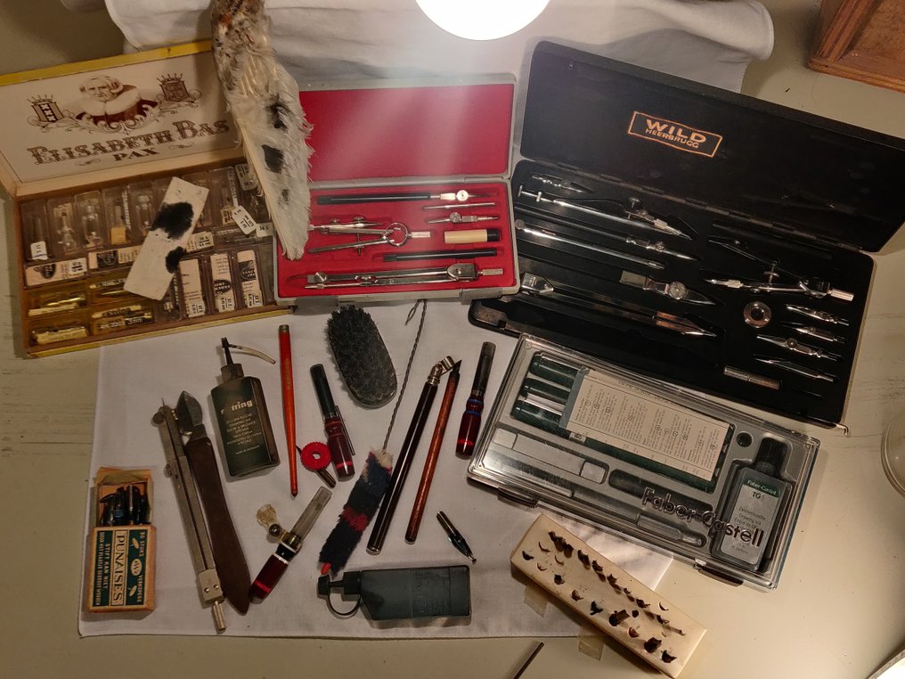 Faber Castell - Large lot of vintage technical drawing instruments: WILD Heerbrugg compass set + Faber-Castell sets - No reserve price - Fountain pen #1.0