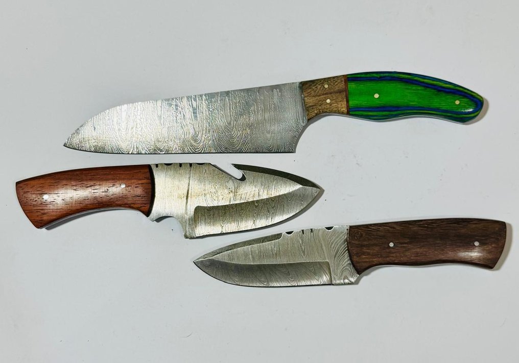 厨刀 -  厨房桌刀（0111） - 美国异国玫瑰木柄和由1095/15n20折叠钢制成的刀刃 - 美国 - 厨房餐桌刀 #1.0