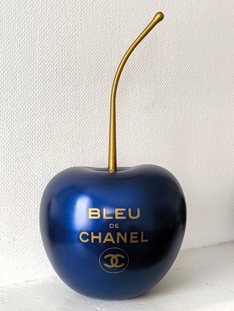 XTC Artist - Cerise Bleu de Chanel XL #1.0