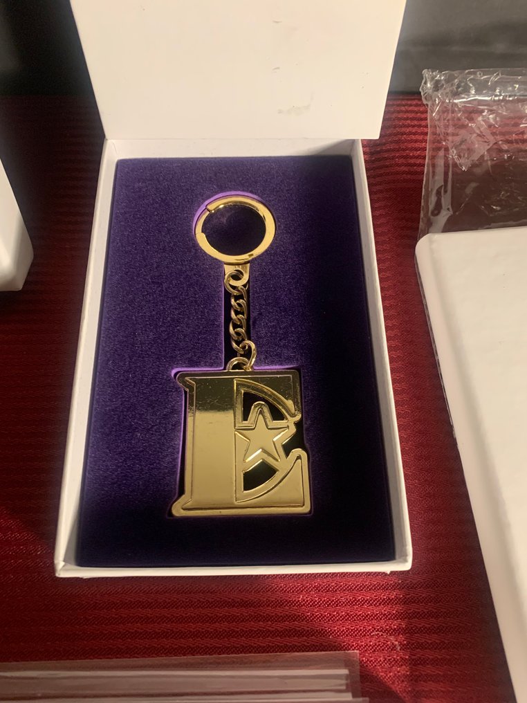 Elton John - 官方高级纪念品套装（笔记本、钢笔与铅笔、钥匙扣）——原装盒装 #1.0